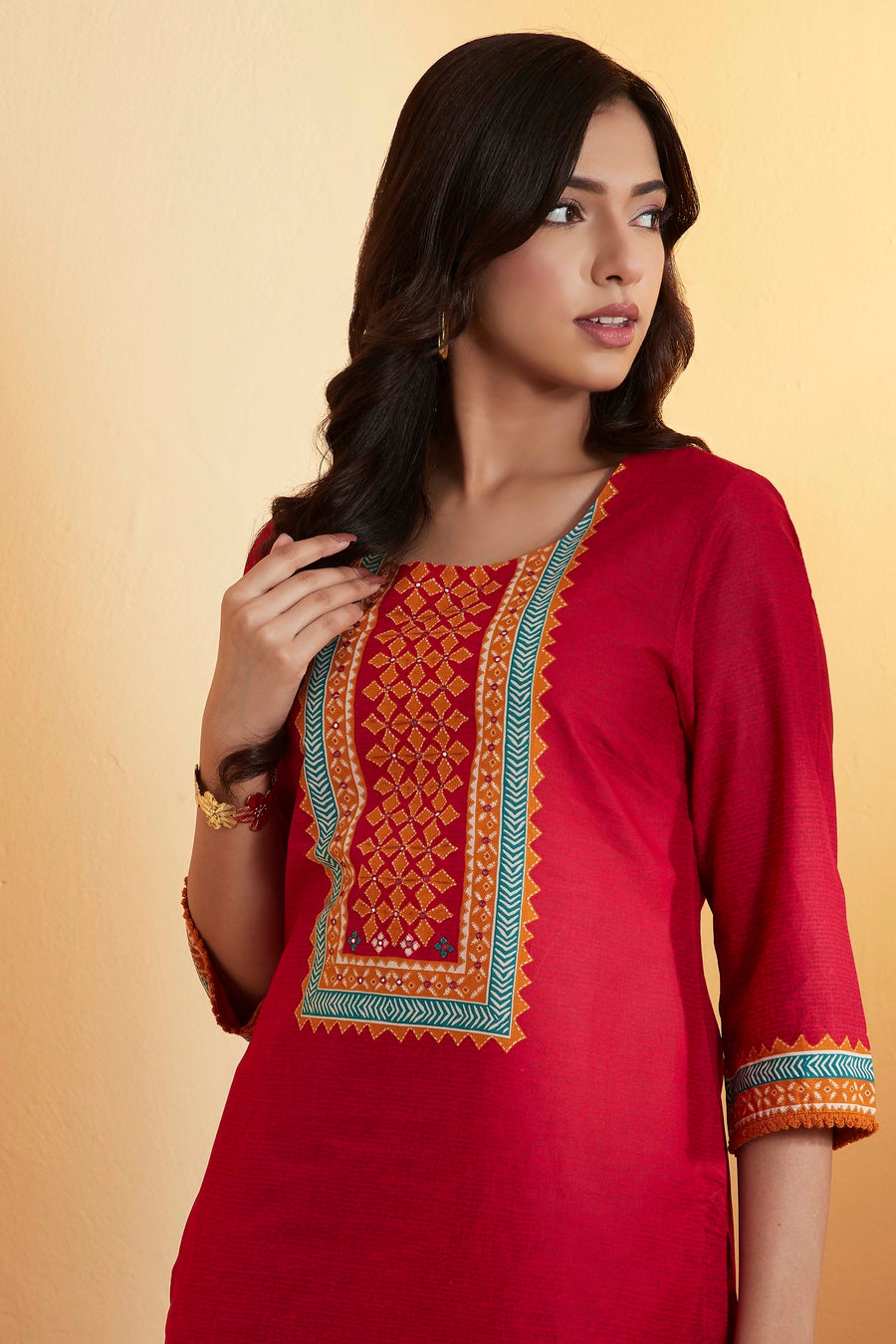 Red Cotton Yoke Printed Straight Kurta - image 2