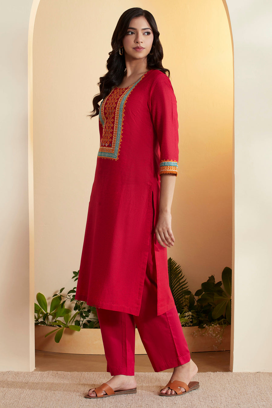 Red Cotton Yoke Printed Straight Kurta - image 3