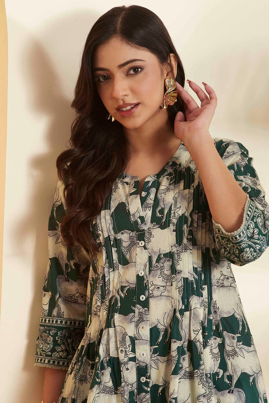 Green Cotton Animal Motif A-Line Kurta - image 2