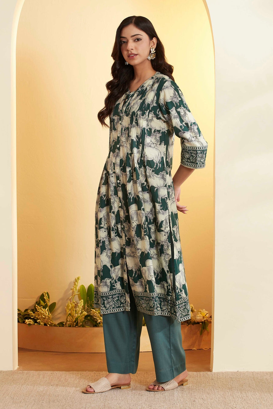 Green Cotton Animal Motif A-Line Kurta - image 3