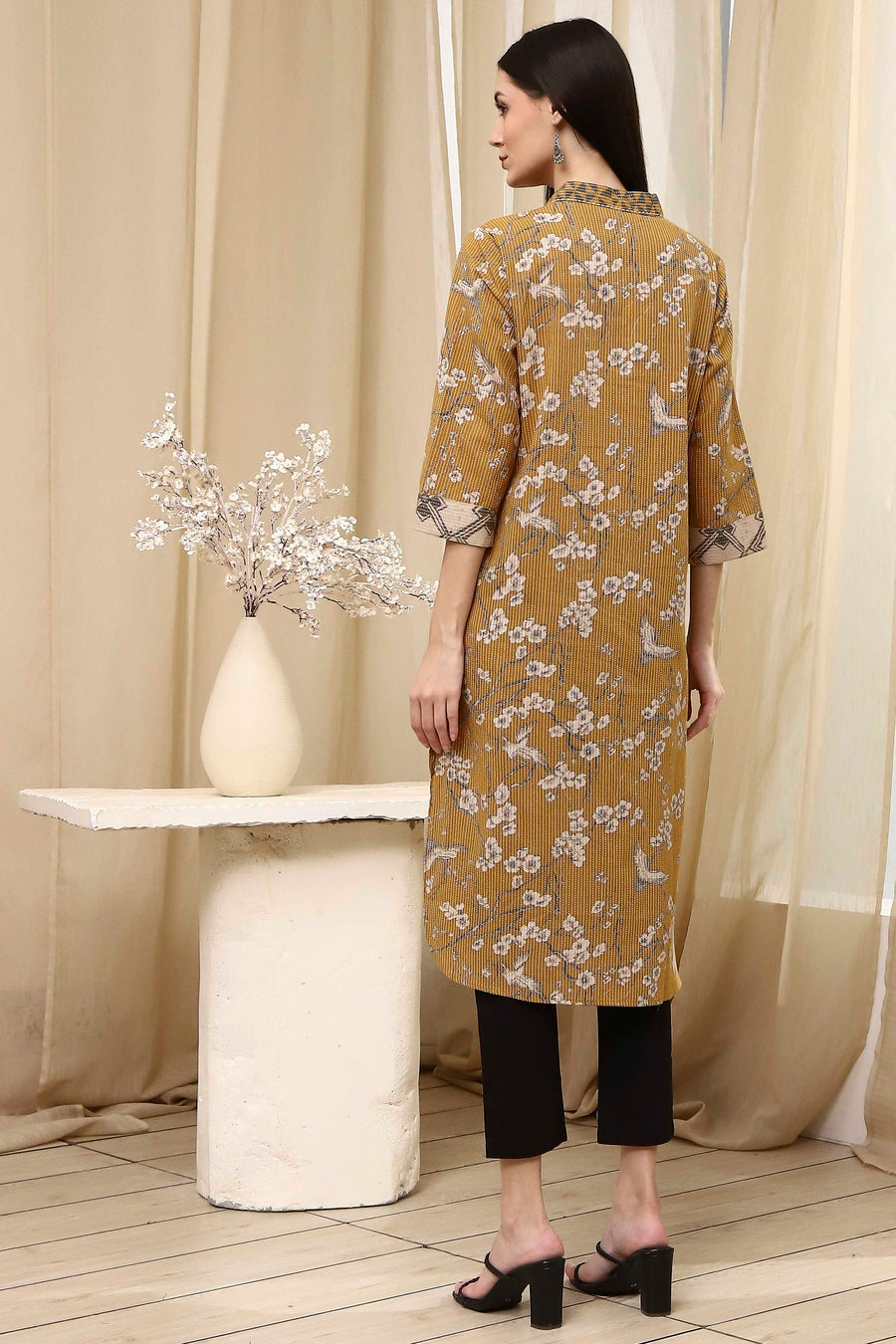 Mustard Yellow Cotton Printed Straight Kurta - image 4