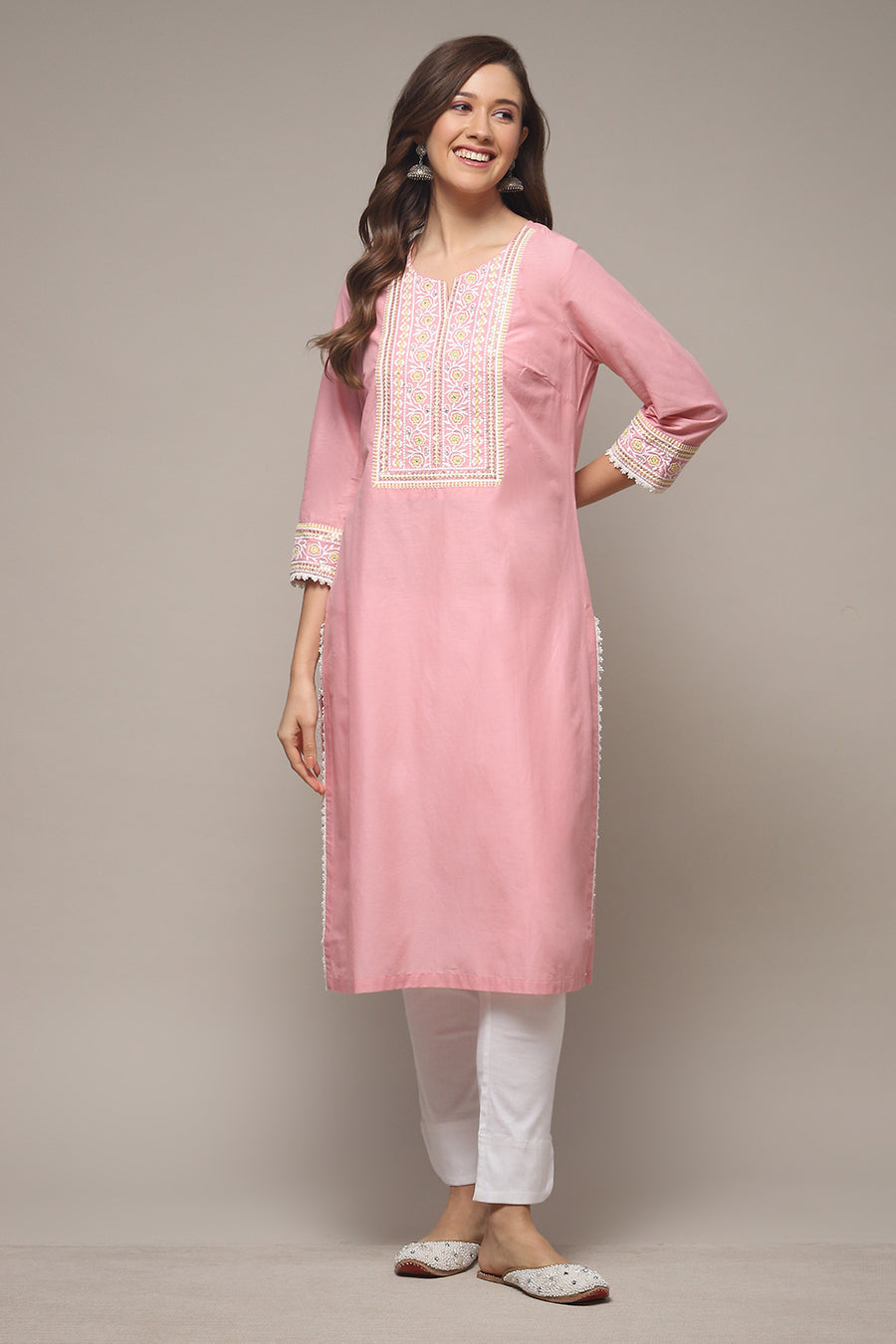 Pink Cotton Straight Embroidered Kurta - image 2