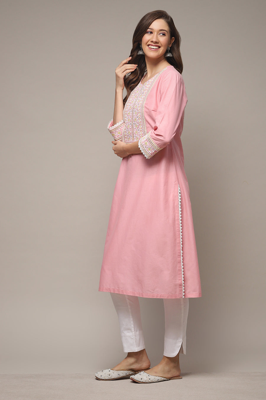 Pink Cotton Straight Embroidered Kurta - image 4