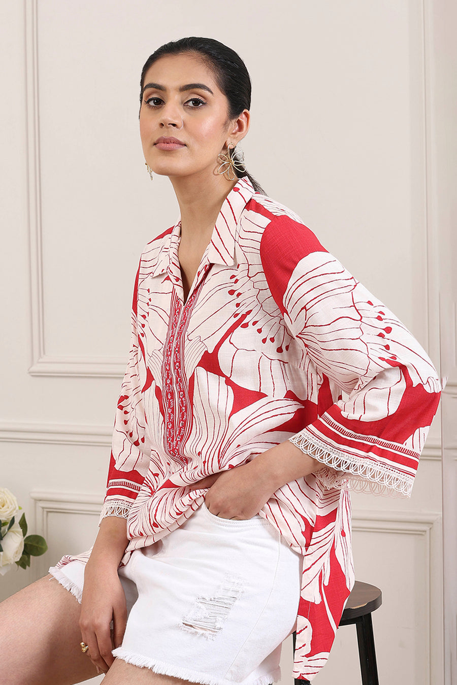 Red & White Floral Printed Straight Kurti