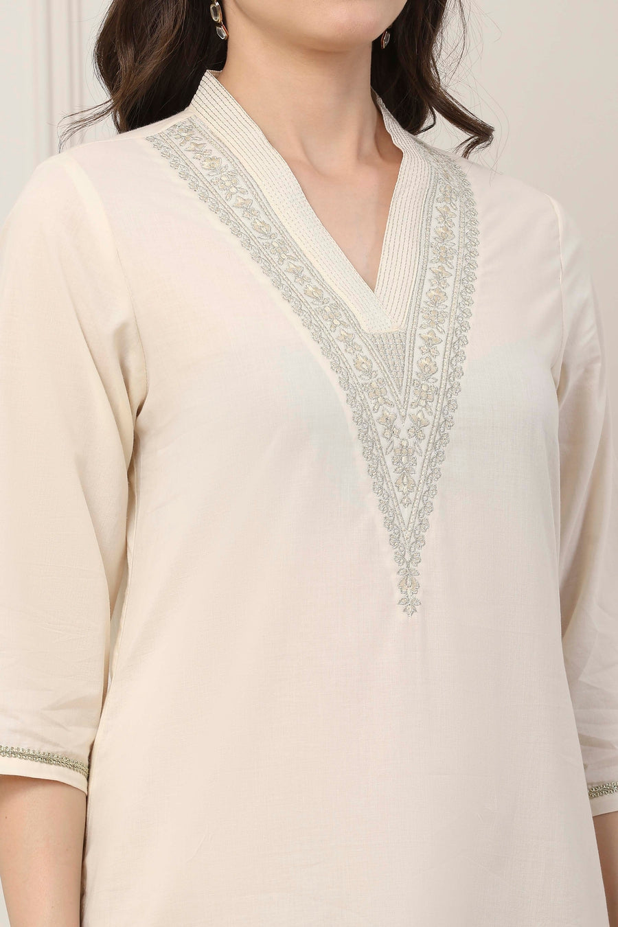 White Cotton Floral Thread Work Straight Kurta - image 2