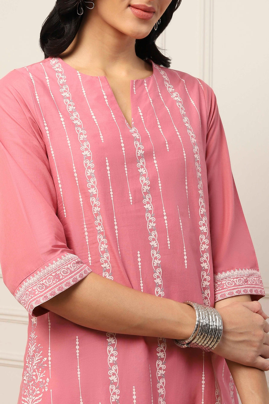 Pink Cotton Ethnic Motif Printed Straight Kurta - image 2