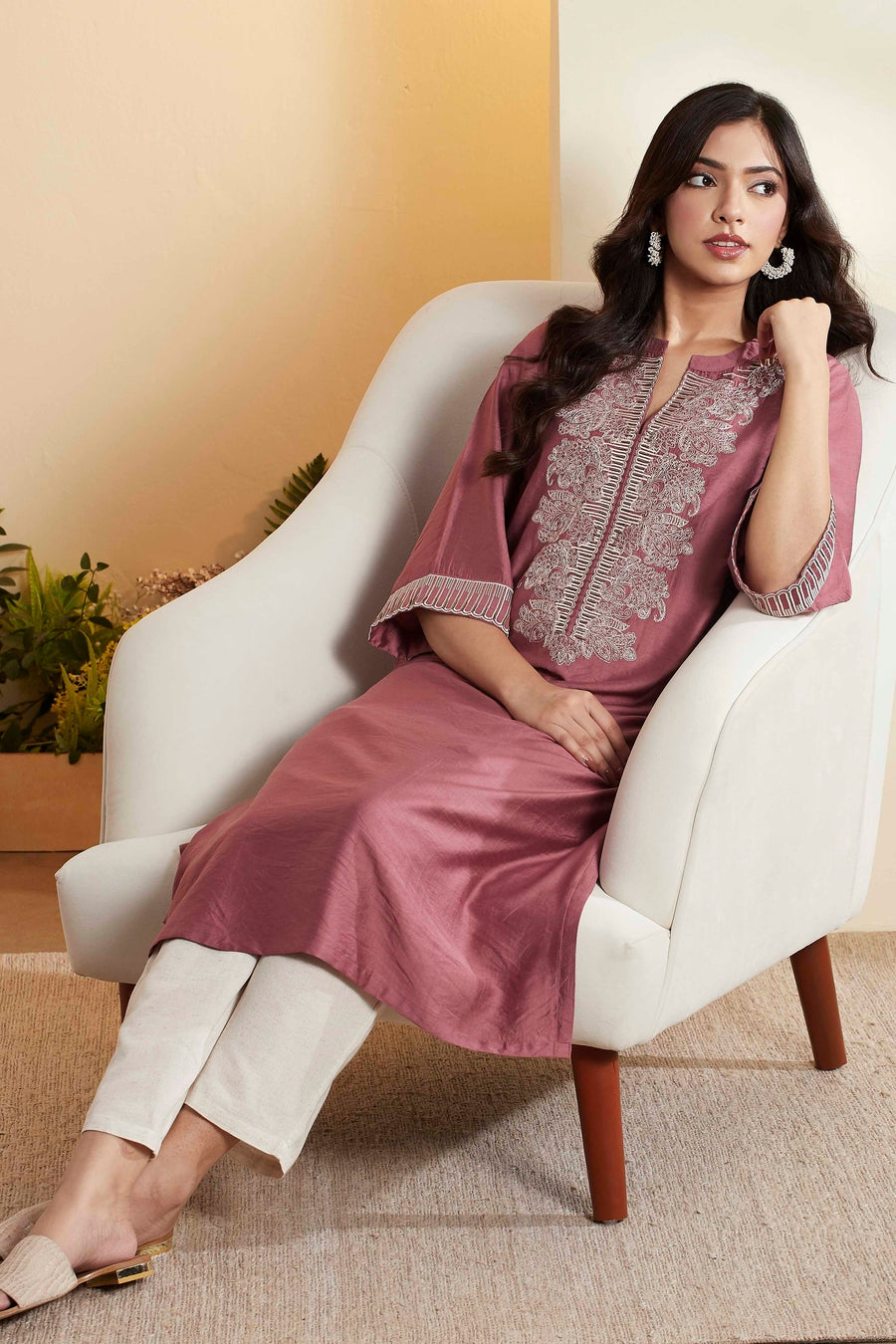 Onion Pink Viscose Silk Embroidered Straight Kurta